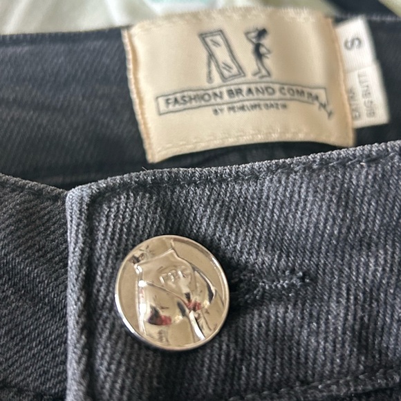 Fashion Brand Company Extra Big Butt Jeans - Picture 2 of 5